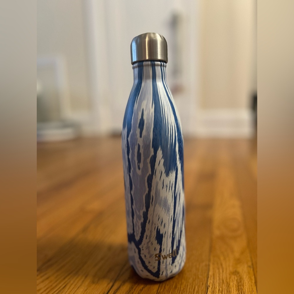 S’well water bottleee